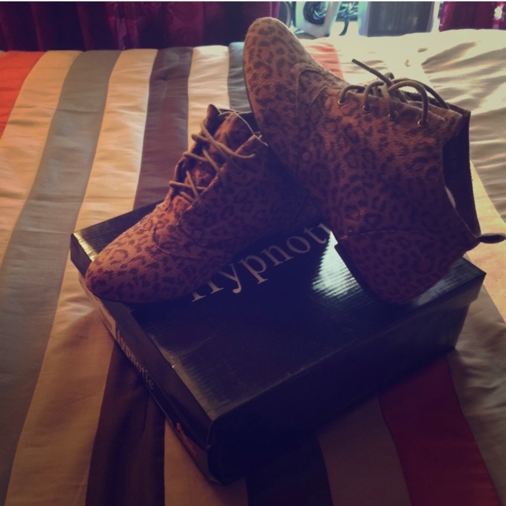 Flat Leopard Booties